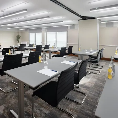 Delta Hotels By Marriott Heathrow Windsor-3